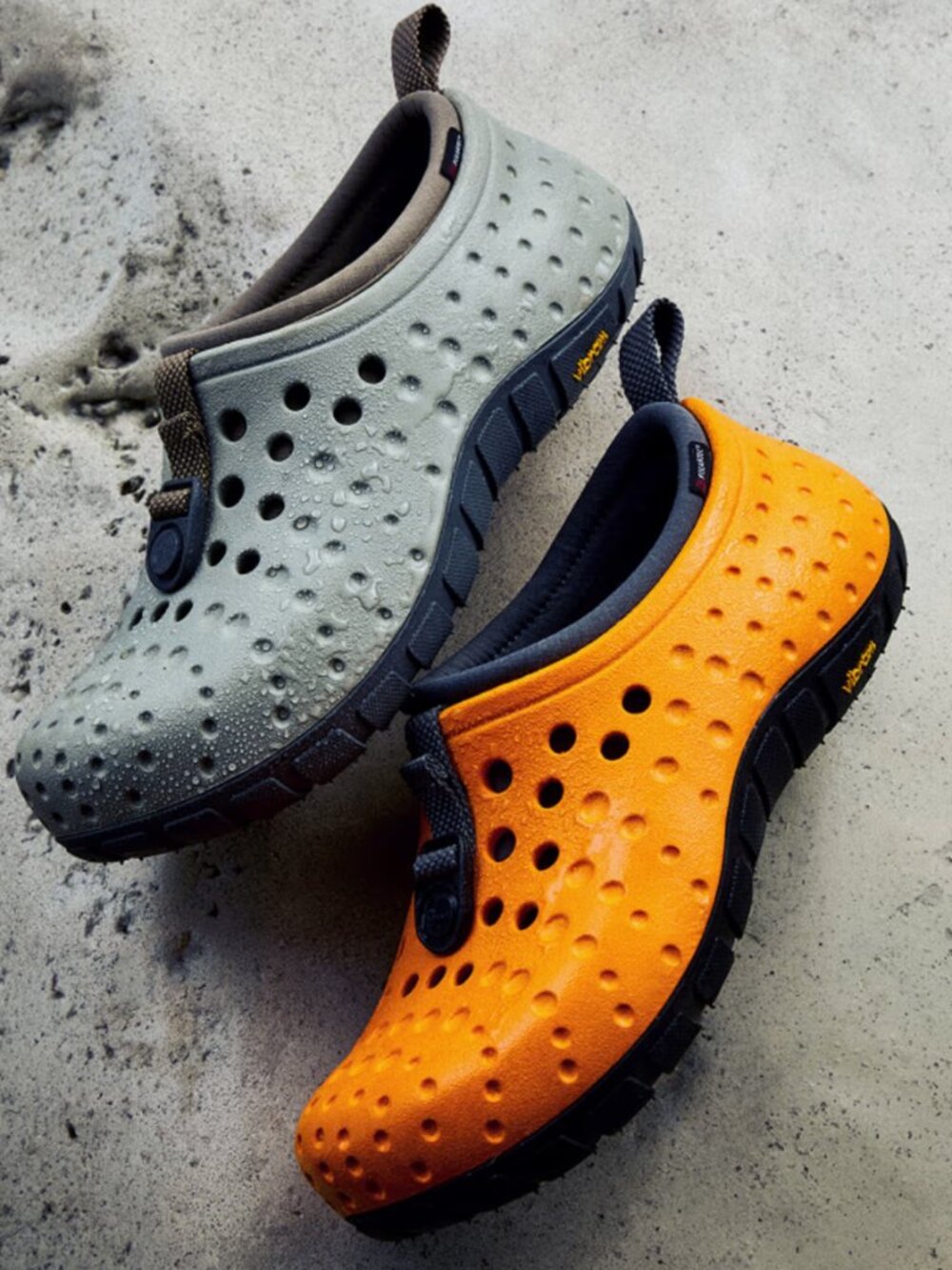 NIB NWT Crocs Tembo II with Polartec liner, Elpehant/Carbon - Picture 2 of 4